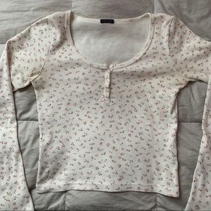 Brandy Melville long sleeve zelly top